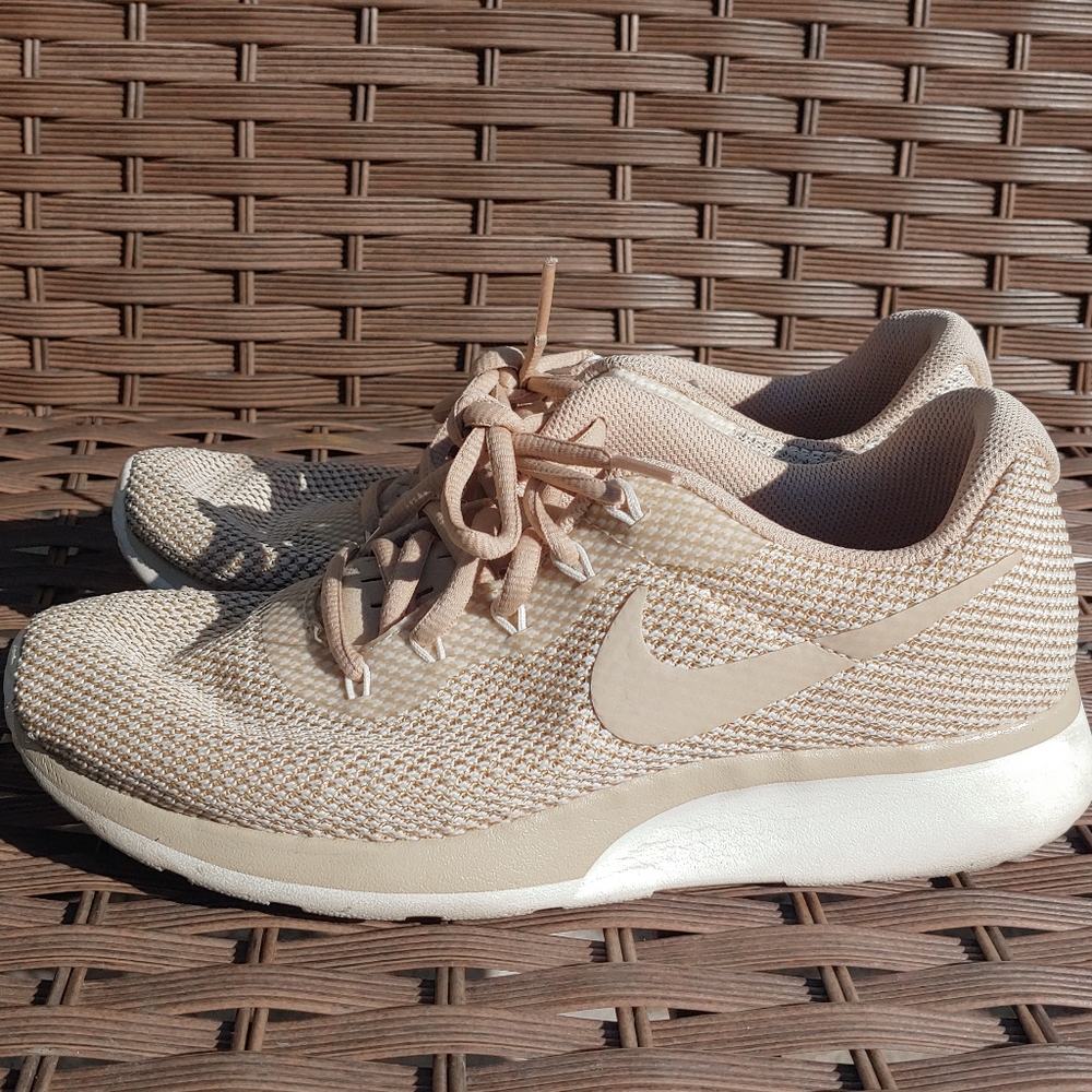 Nike (Women) Sneakers